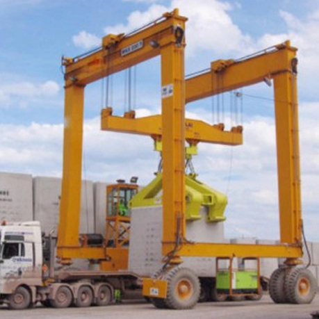 Hydraulic Straddle Carrier for Concrete Beams
