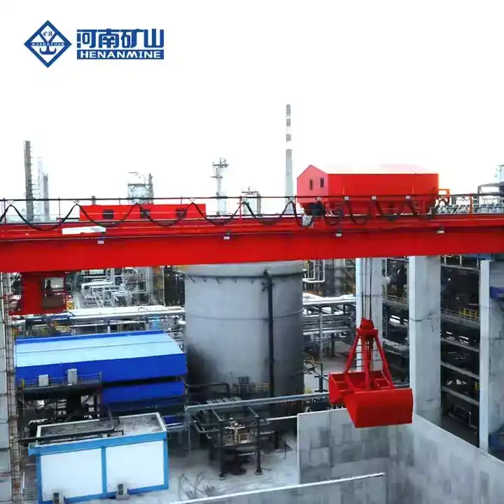 Industrial Magnet & Clamshell Crane